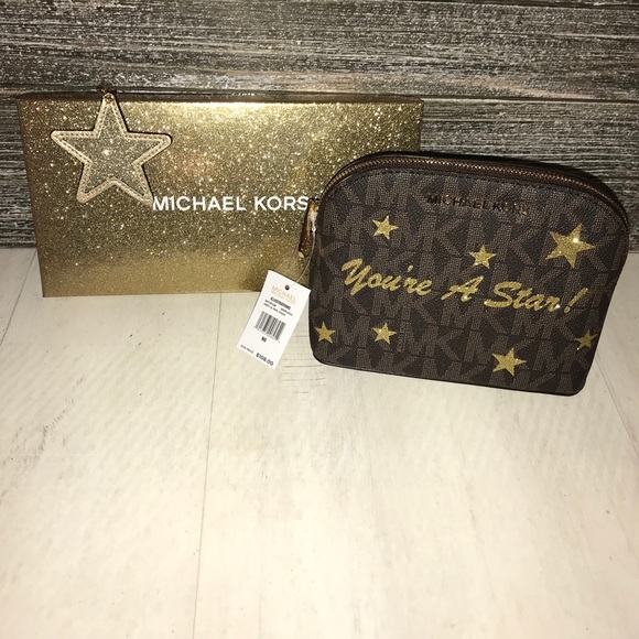 Michael Kors Handbags - NWT MK CINDY LEATHER TRAVEL POUCH !!!